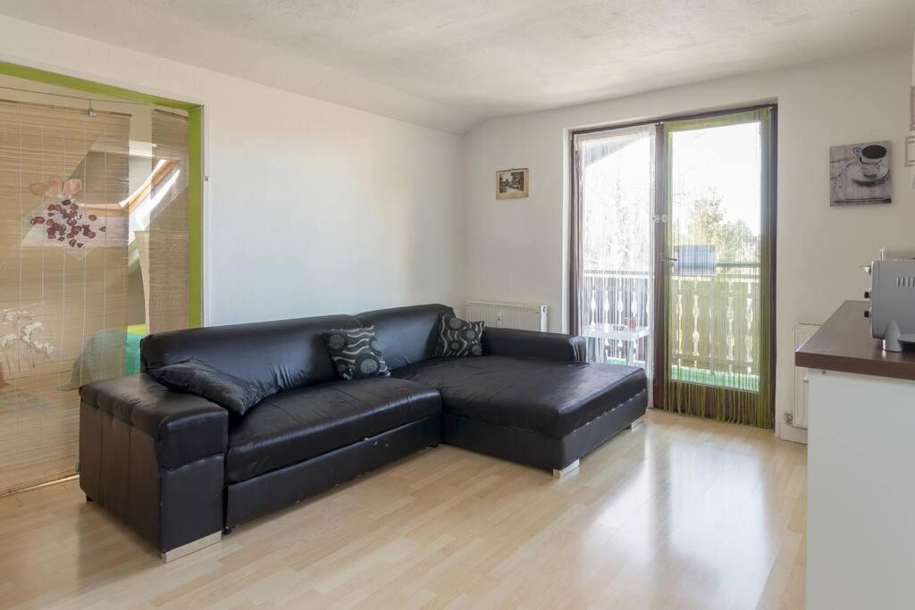 Lovely Spacious 3Room Loft Under Roof-100M2-Touristarea Rauth المظهر الخارجي الصورة