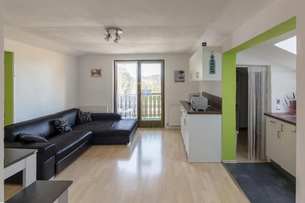 Lovely Spacious 3Room Loft Under Roof-100M2-Touristarea Rauth المظهر الخارجي الصورة